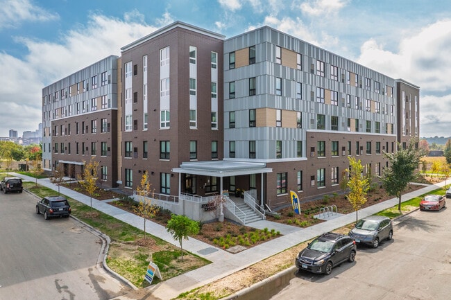 North Creek in Minneapolis, MN - Foto de edificio - Building Photo