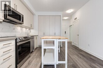 95 Oneida Crescent in Richmond Hill, ON - Building Photo - Building Photo