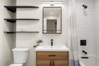 1011 Beacon St in Brookline, MA - Building Photo - Building Photo