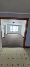 703 Greenewald St, Unit Upstairs in Van Wert, OH - Foto de edificio - Building Photo