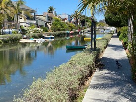 2810 Grand Canal, Unit 2810.5 in Los Angeles, CA - Building Photo