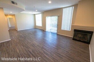 16070 Sunset Blvd in Los Angeles, CA - Building Photo - Building Photo