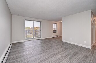 524 Woolwich St in Guelph, ON - Building Photo - Building Photo