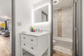 9643 Spyglass Ave in Desert Hot Springs, CA - Foto de edificio - Building Photo