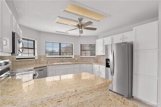 21 E Moore Rd in Pharr, TX - Building Photo - Building Photo
