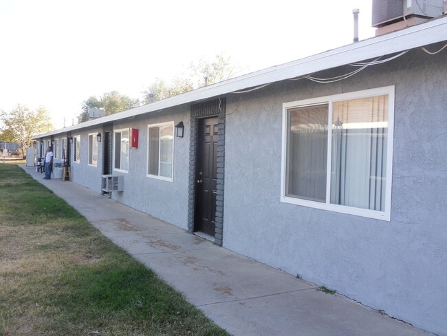 White Street Apartments in Adelanto, CA - Building Photo - Building Photo