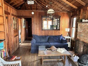 315 Wilmot Rd in Ocean Beach, NY - Foto de edificio - Building Photo