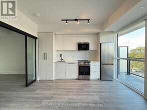 2369 Danforth Ave in Toronto, ON - Building Photo - Building Photo