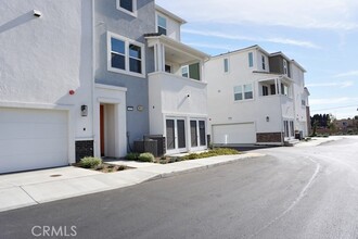 232 Lockhart Wy in West Covina, CA - Foto de edificio - Building Photo