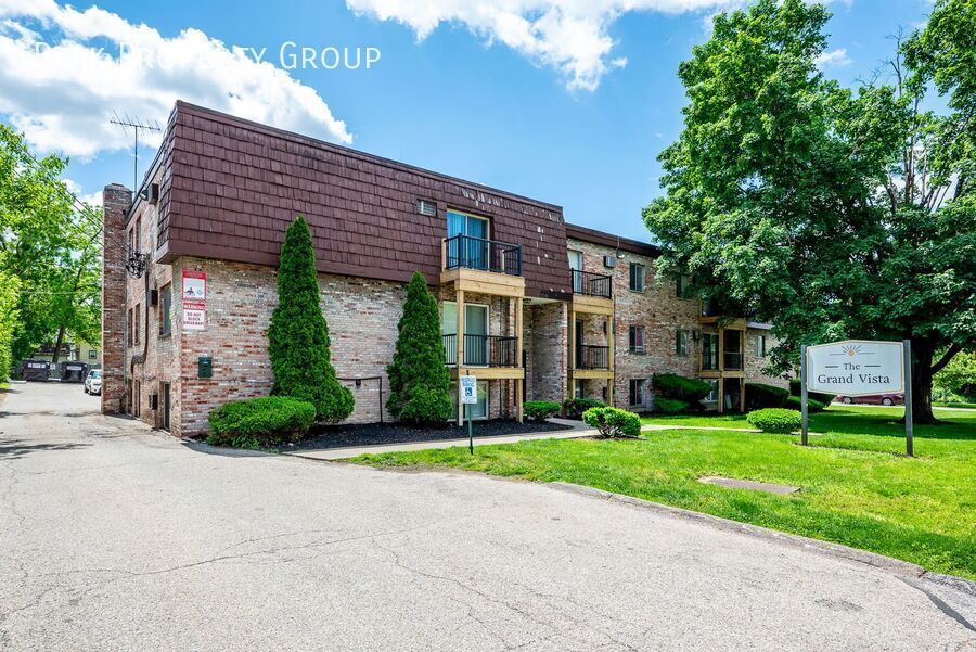 6300 Montgomery Rd in Cincinnati, OH - Building Photo