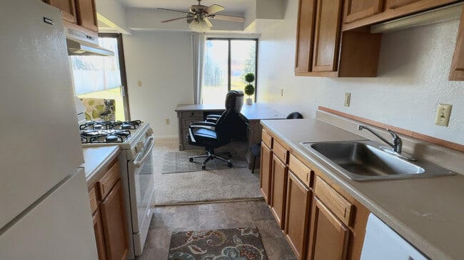 Waterside Apartments in Saginaw, MI - Building Photo - Building Photo