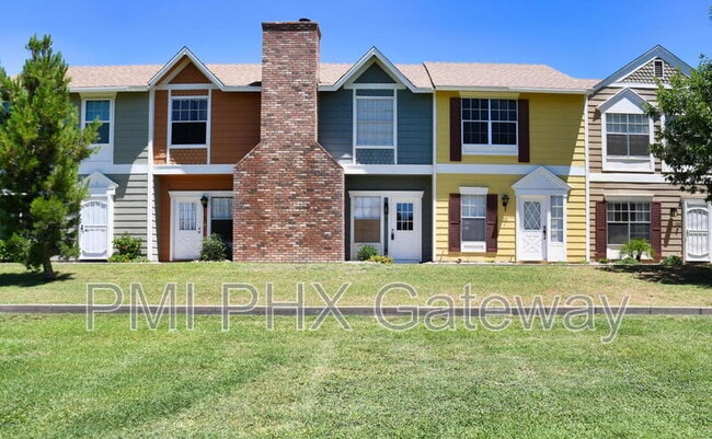 property at 1970 N Hartford St