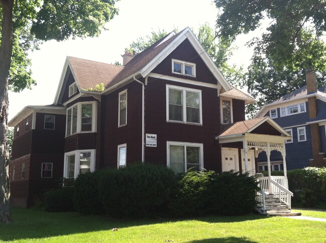 639 Amherst Ave, Unit 639A in Oshkosh, WI - Building Photo - Building Photo