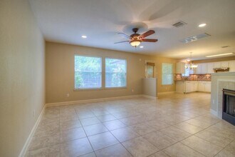 8701 Corran Ferry Dr in Austin, TX - Foto de edificio - Building Photo