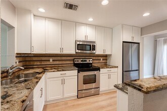 4291 S Pine Island Rd in Davie, FL - Building Photo - Building Photo