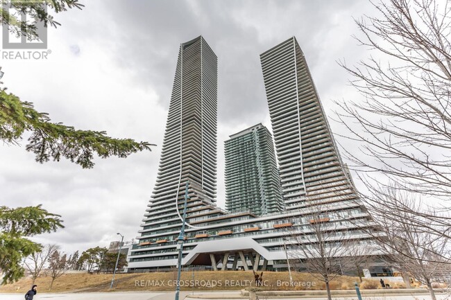 30 Shore Breeze Dr in Toronto, ON - Building Photo - Building Photo