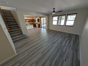 152 Walkinshaw Ave in Las Vegas, NV - Building Photo - Building Photo