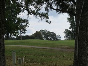 625 Augusta Dr in Huntsville, TX - Building Photo - Building Photo