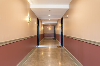 87 W Main St in New Britain, CT - Building Photo - Interior Photo