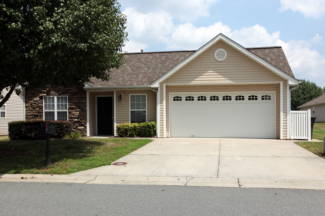 Regents Village in Winston-Salem, NC - Building Photo