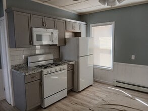 599 Cottage St in New Bedford, MA - Building Photo - Building Photo