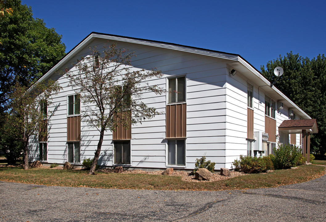 481 Sunset Dr in Jordan, MN - Building Photo