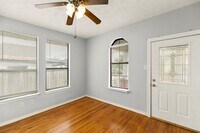 1914 Hardy St photo'