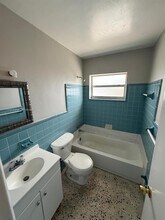3045 NW 21st Ct-Unit -6 in Miami, FL - Building Photo - Building Photo