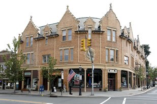 2 Green Village Rd in Madison, NJ - Building Photo