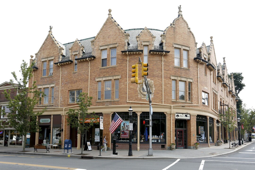 2 Green Village Rd in Madison, NJ - Building Photo