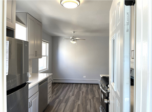 6420 N Nashville Ave, Unit 2nd floor in Chicago, IL - Building Photo - Building Photo