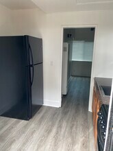 6115 Coloma Dr, Unit B in Goleta, CA - Building Photo - Building Photo