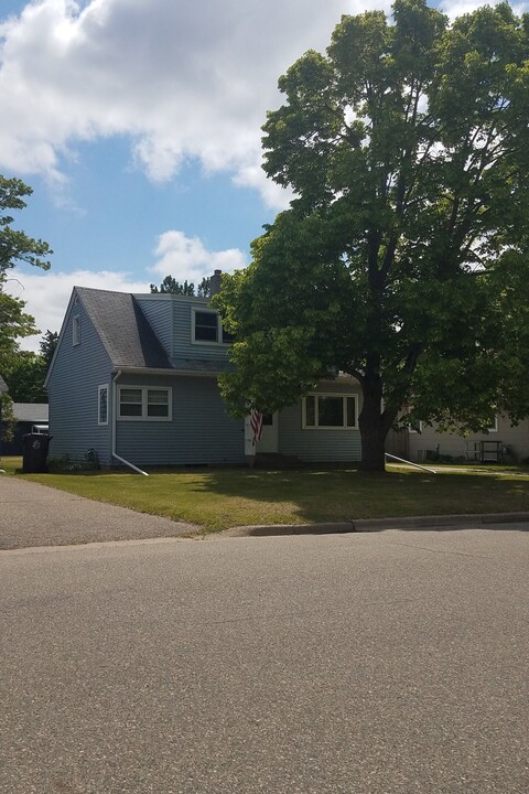 2718 Beltrami Ave NW in Bemidji, MN - Foto de edificio