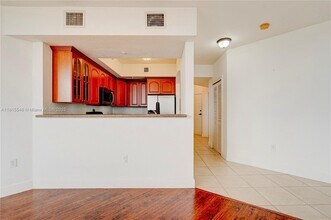 2301 SW 27th Ave, Unit 1400 in Miami, FL - Foto de edificio - Building Photo