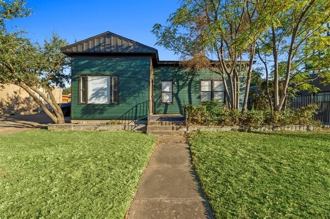 property at 1308 E 12th St