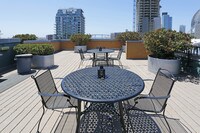 Rooftop BBQ Area - Entrada Apartamentos in San Diego, California
