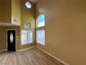 4454 Bertram Ln in Las Vegas, NV - Building Photo - Building Photo