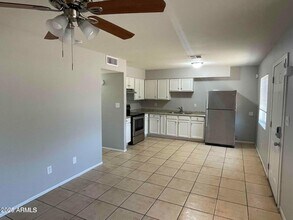 9011 S 8th Pl in Phoenix, AZ - Building Photo - Building Photo