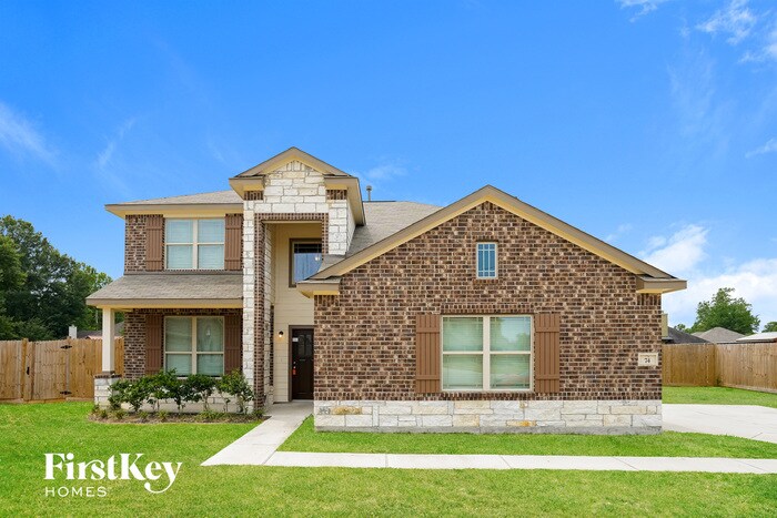 74 Georgia St in Dayton, TX - Building Photo