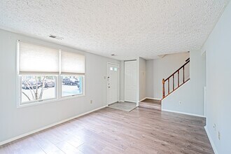 8336 Wind Fall Rd in Springfield, VA - Building Photo - Building Photo