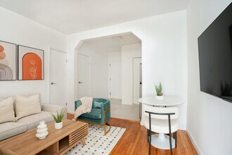 444 W 48th St in New York, NY - Building Photo - Building Photo