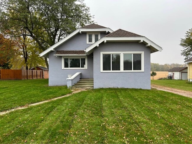 property at 142 E 7th St