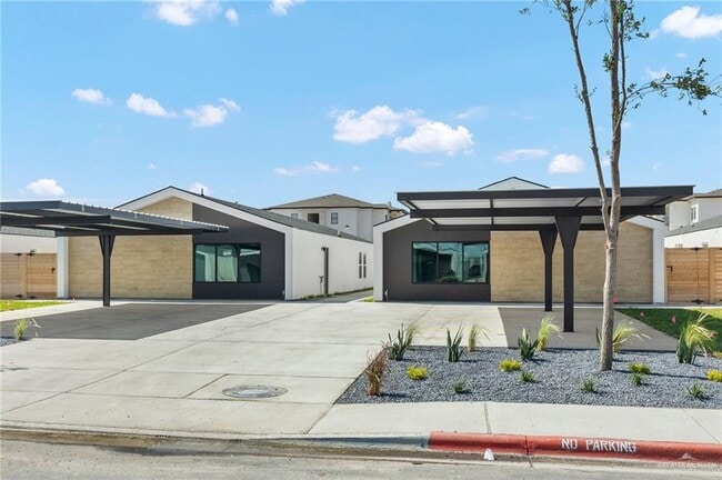 property at 1320 E Hibiscus Ave