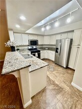 7950 W Flamingo Rd in Las Vegas, NV - Building Photo - Building Photo