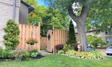 Brier Park Townhomes in Brantford, ON - Building Photo - Building Photo