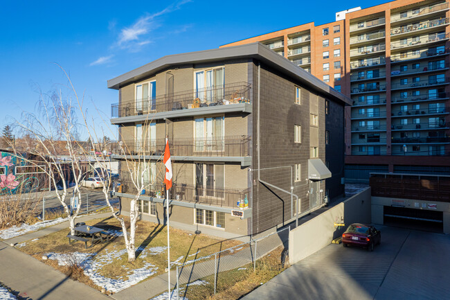 1338 16 Av SW in Calgary, AB - Building Photo - Building Photo