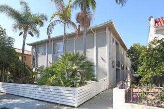 16TH910 in Santa Monica, CA - Building Photo - Building Photo