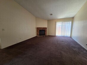 1518 E Ave J 3 in Lancaster, CA - Building Photo - Building Photo