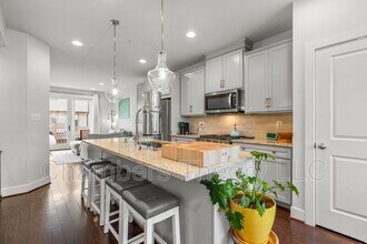 5136 Randolph Rd in Rockville, MD - Building Photo - Building Photo