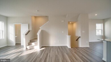 1350 Red Clover Ln in Ranson, WV - Building Photo - Building Photo